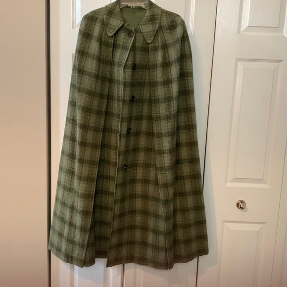 Betty Macdiarmid Jackets & Blazers - Rare Vintage ☘️ green tartan plaid wool cape, fully lined Made in Scotland szM-L